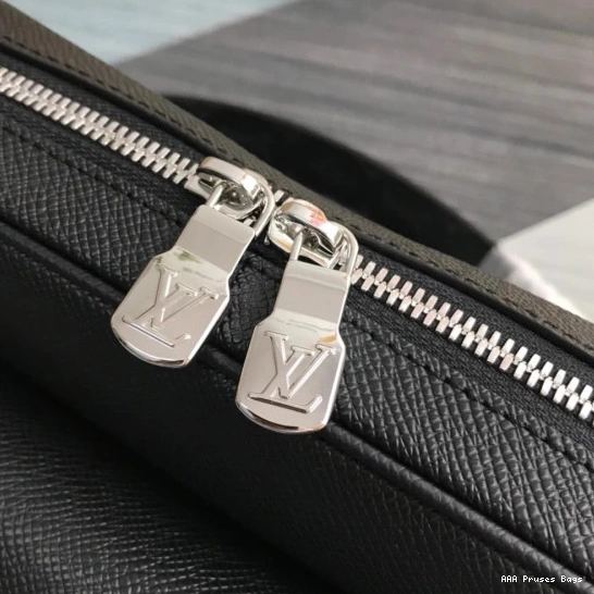 AAA Pruses Bags VUITTON OUTDOOR LOUIS MESSENGER 0804